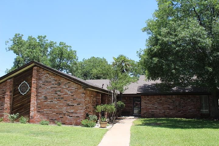 1st image of 4106 Angelina Dr
