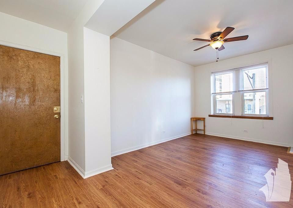 1st image of 4031 N Kenmore Ave APT 106L