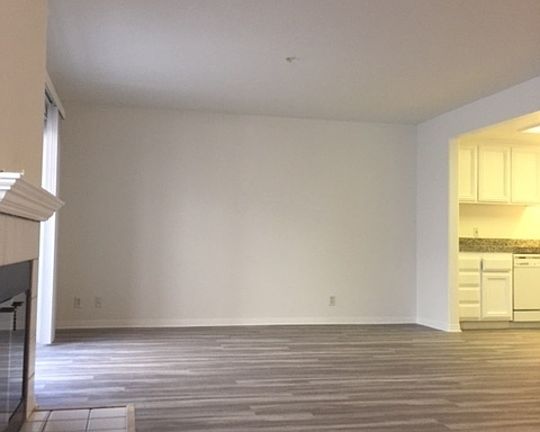 5th image of 11734 Montana Ave APT 202
