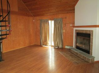 114 N Cortina Ct, Henryville, PA 18332