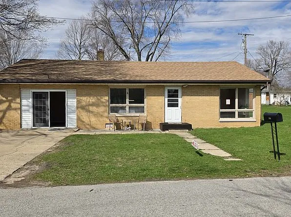 108 W Pine St, Bourbon, IN 46504