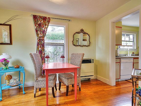 3rd image of 636 W Ortega St