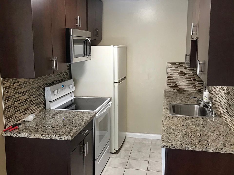 1st image of 456 Wayne Ave #202