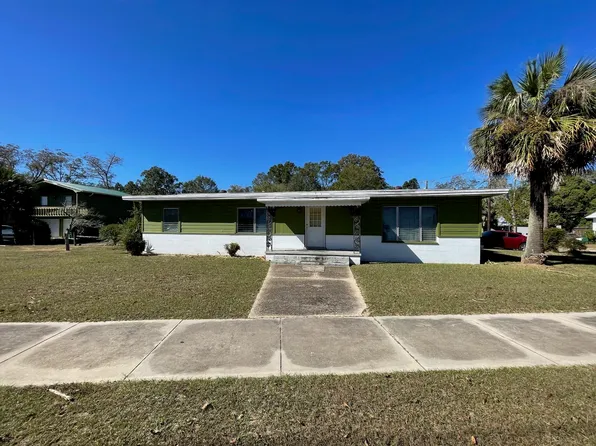 1633 N 6th St, Florala, AL 36442