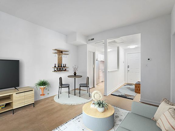2nd image of 1001 N Delaware St #36