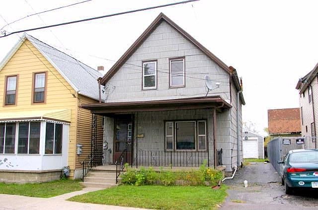 1st image of 19 Melvin Pl