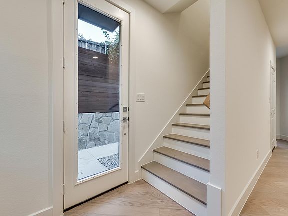 2nd image of 6017 Hudson St #105