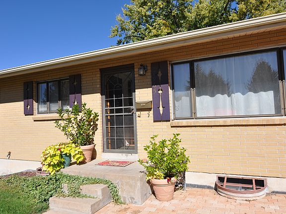 2nd image of 7965 E Jefferson Pl
