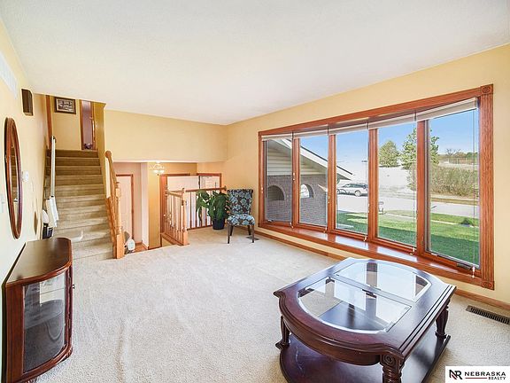 4th image of 701 W Harvest Dr