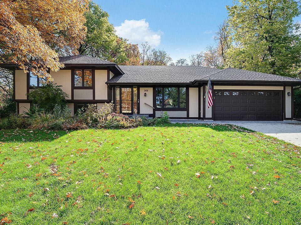 1st image of 313 Hillcrest Ln