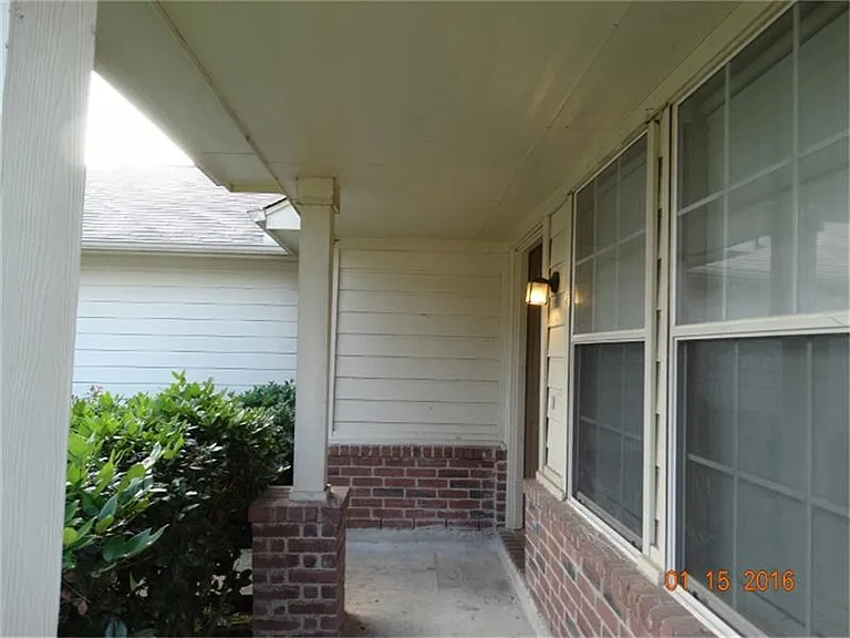6327 Hayman Dr — Photo 4