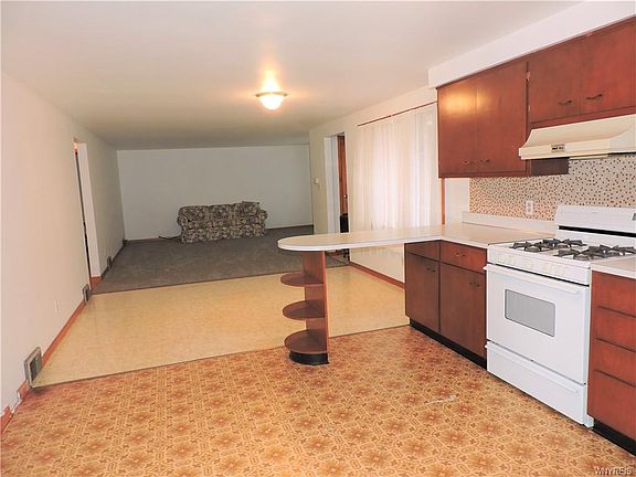 5th image of 134 Kelsey Dr