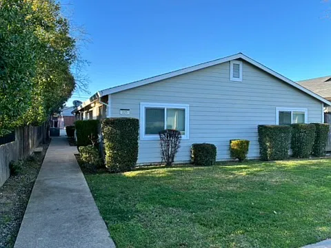 225 Tahoe Ave #B — Photo 2