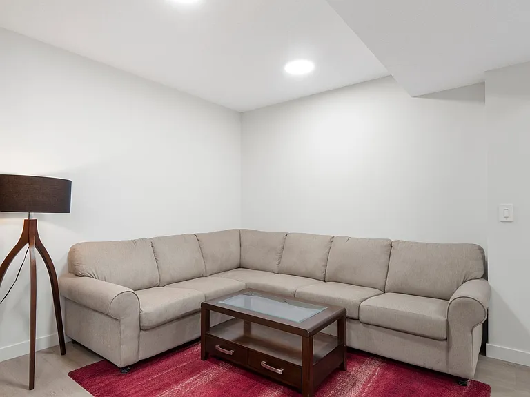 294 Creekside Blvd SW — Photo 2