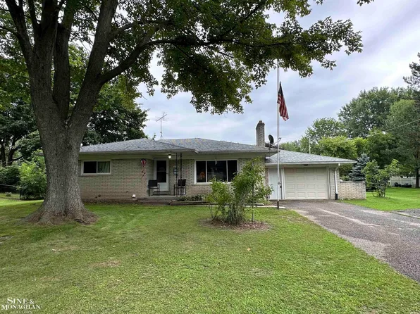 73730 Church St, Armada, MI 48005