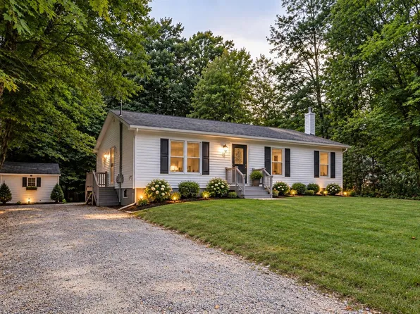 33 North Shore Drive, Barnstead, NH 03225