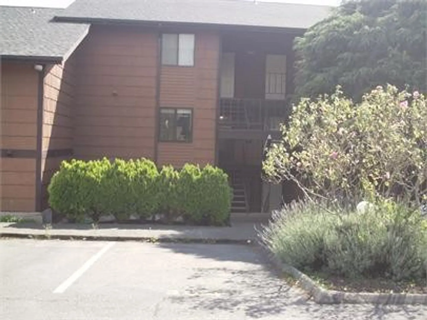 270 SE Barrington Dr — Photo 1