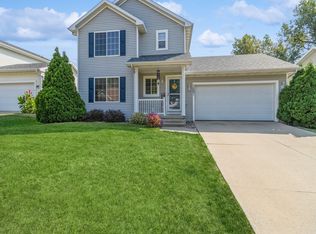 3601 Village Run Dr, Des Moines, IA 50317