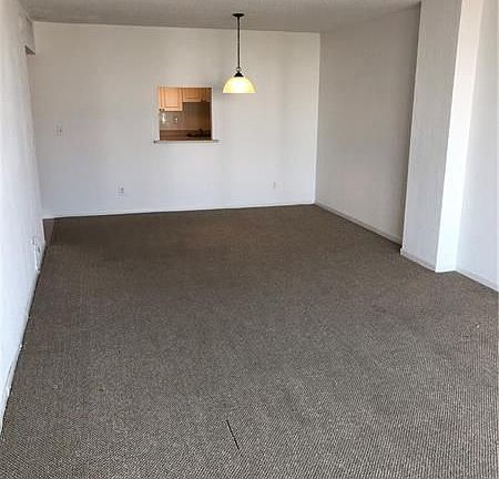 5th image of 19370 Collins Ave APT 1024