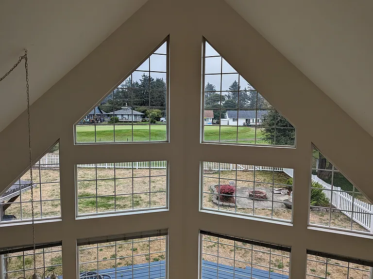 354 Canal Dr NE — Photo 15
