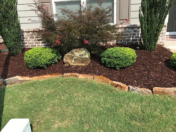 3rd image of 406 Rockview Dr