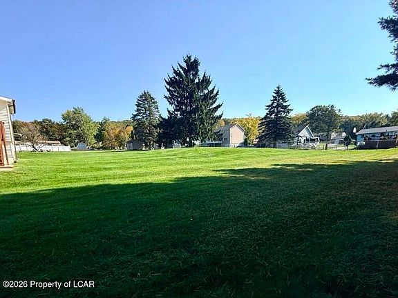 3rd image of 44 Red Maple Ave