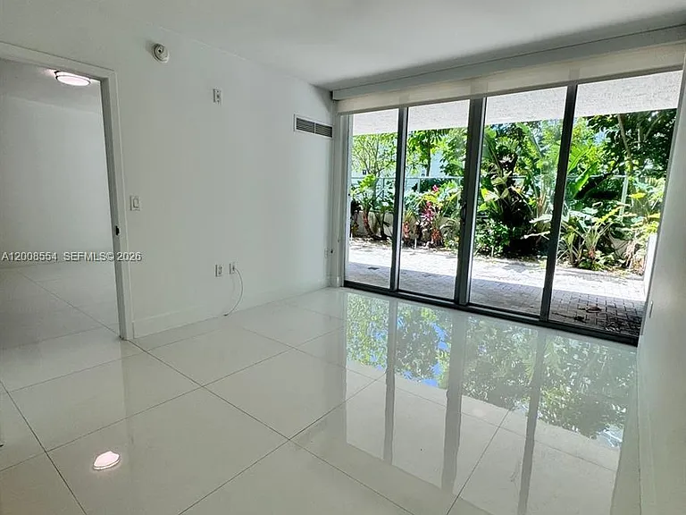 6620 Indian Creek Dr #114 — Photo 9