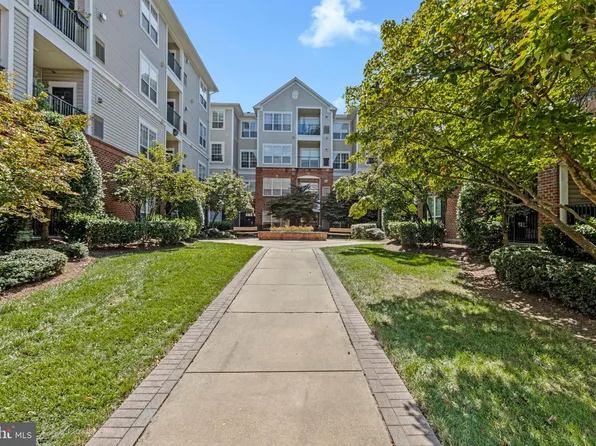 4862 Eisenhower Ave Unit 272, Alexandria, VA 22304