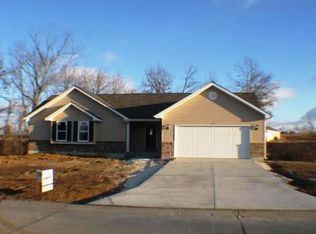 24 Bittersweet Dr, Troy, MO 63379