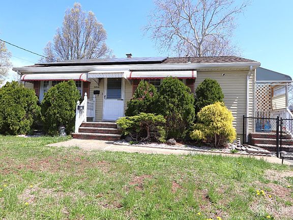3rd image of 89 Oak Ln