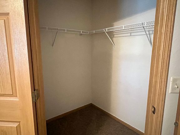 5th image of 700 Roundhouse St #1