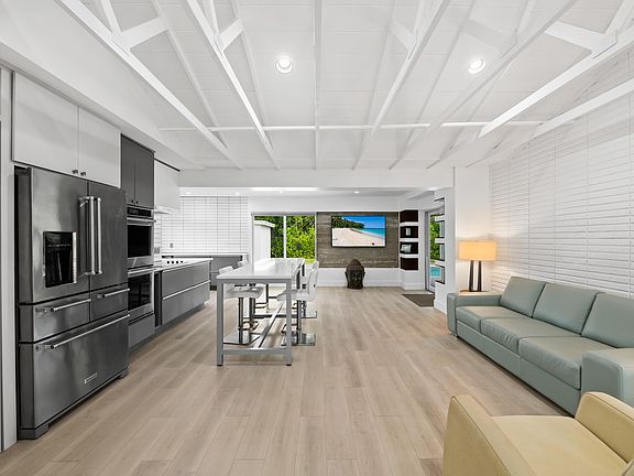 5th image of 3404 SE 3rd Court