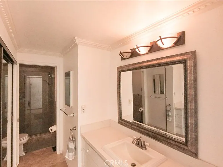2575 E 19th St #17 — Photo 22