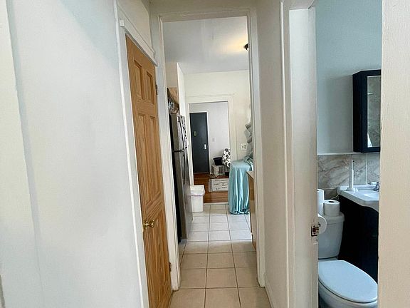 3rd image of 2131 27th St APT D4