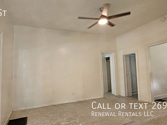 5th image of 208 Oak St