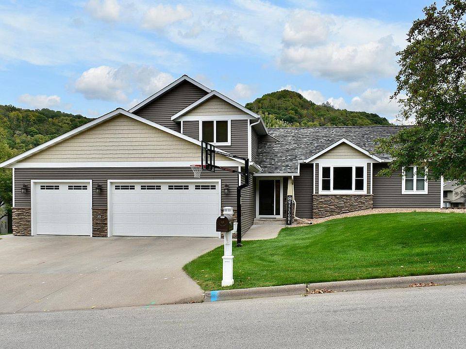 1st image of 258 Oak Leaf Dr