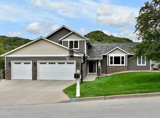 258 Oak Leaf Dr, Winona, MN 55987