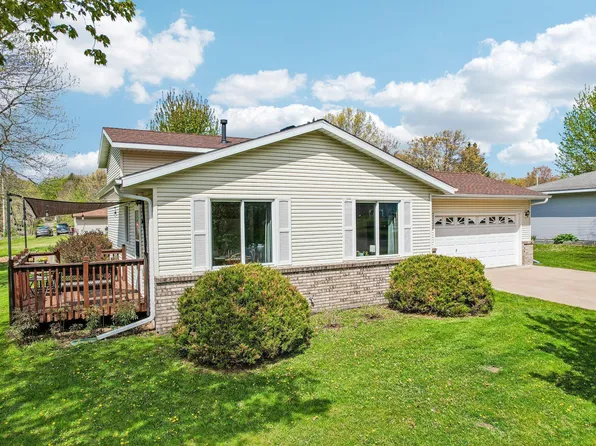 931 Chestnut St, Taylors Falls, MN 55084