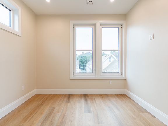 4th image of 841 Columbia Rd #3A