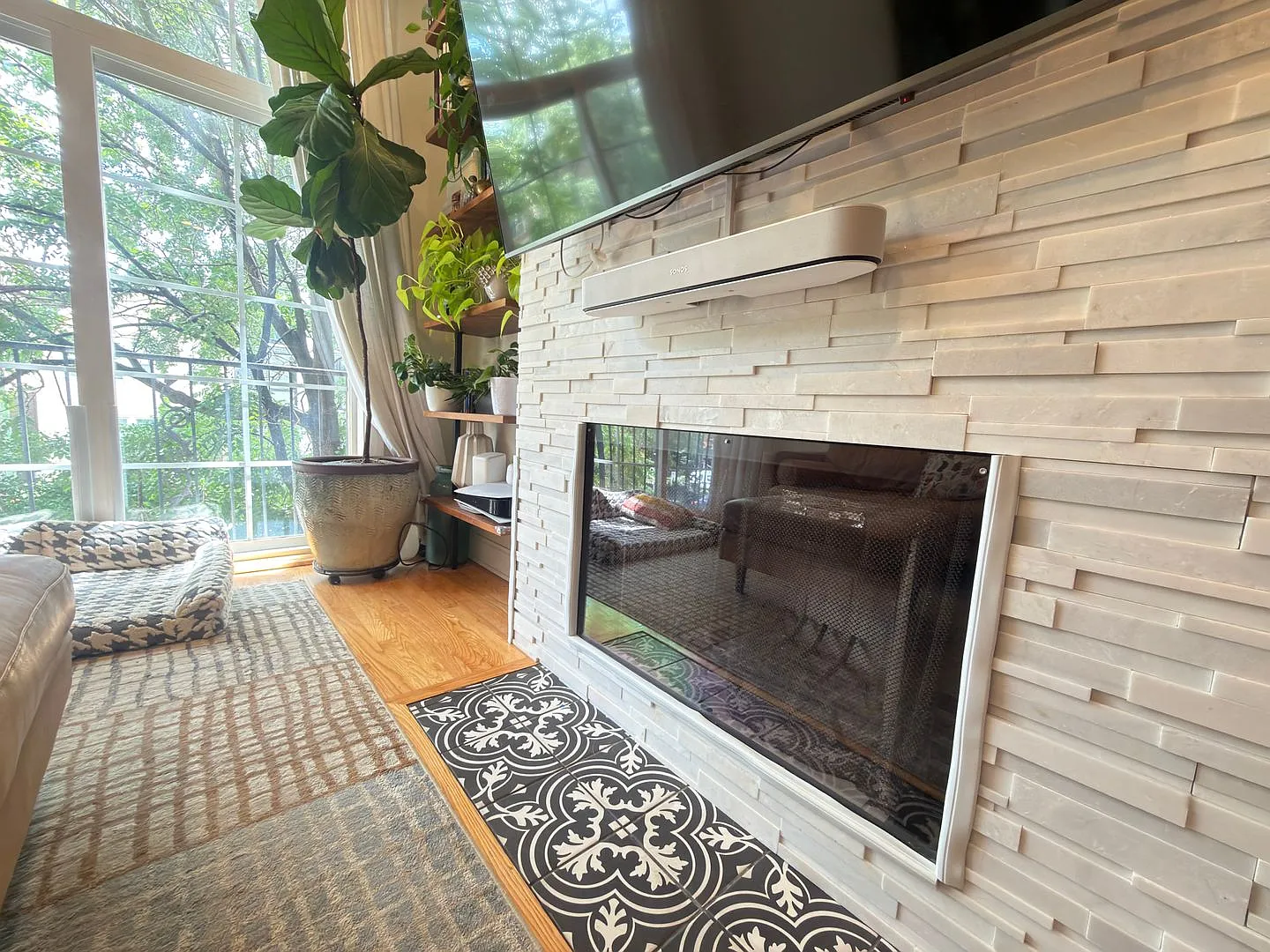 Beautifully updated & maintained 2 bed/2 bath Noble Square condo in an intimate 3 unit building. — Photo 3