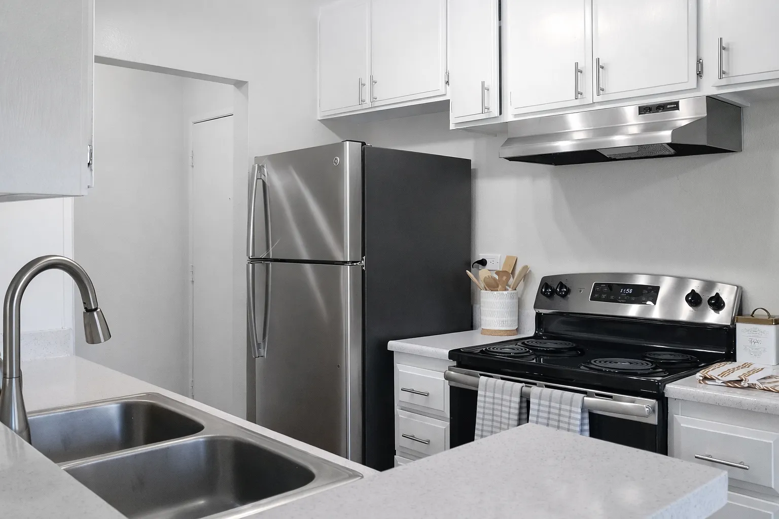 Woodside Terrace — Photo 1