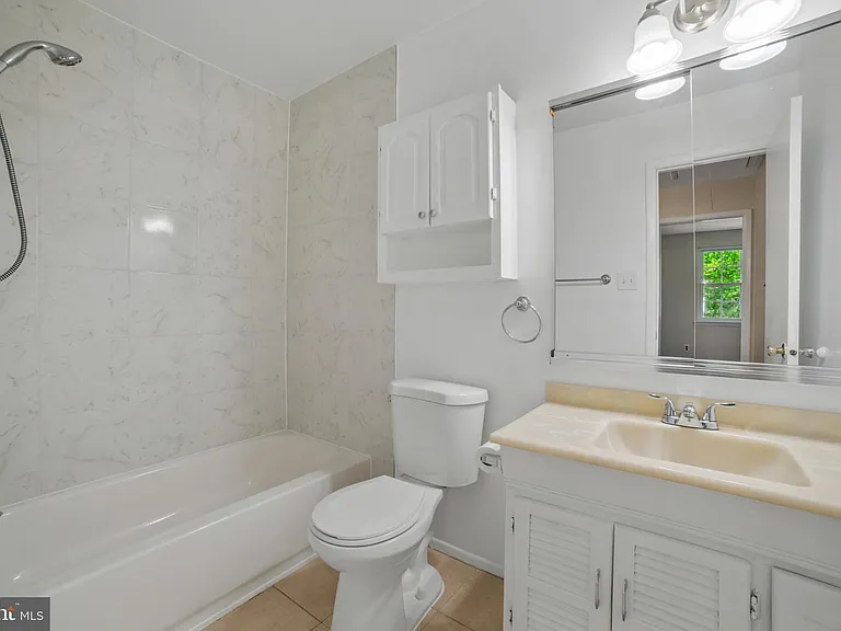 109 Stratton Ln — Photo 21