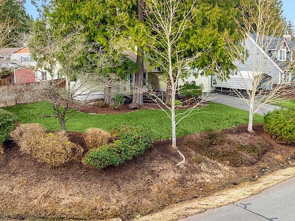 3rd image of 16610 3rd Drive SE