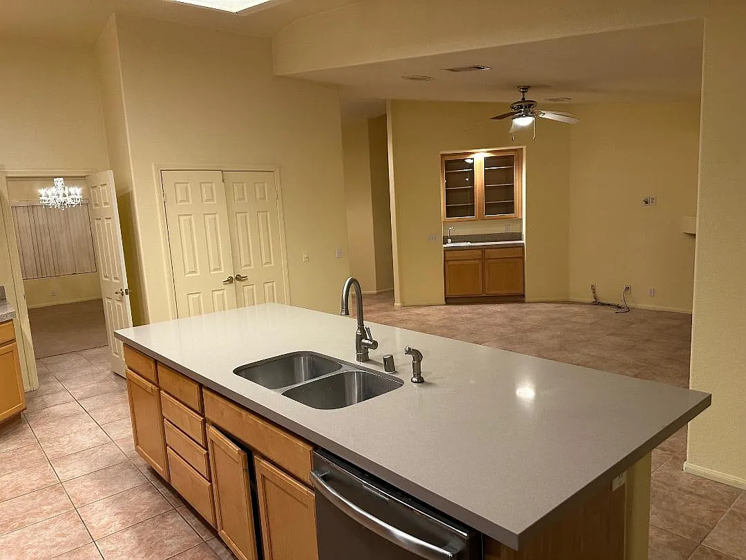111 Chelsea Cir — Photo 3