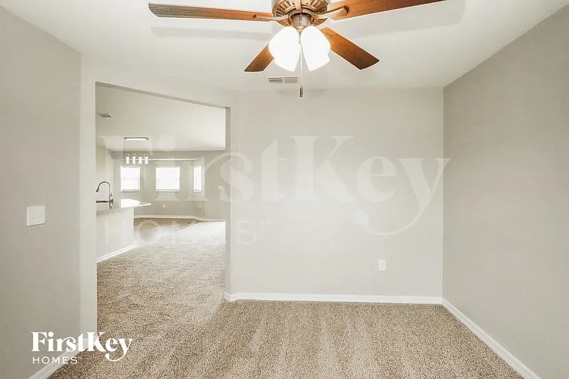 3 bed, 2.0 bath, 1830 sqft, $2,055 — Photo 4