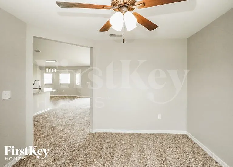 444 Lanham Dr — Photo 4