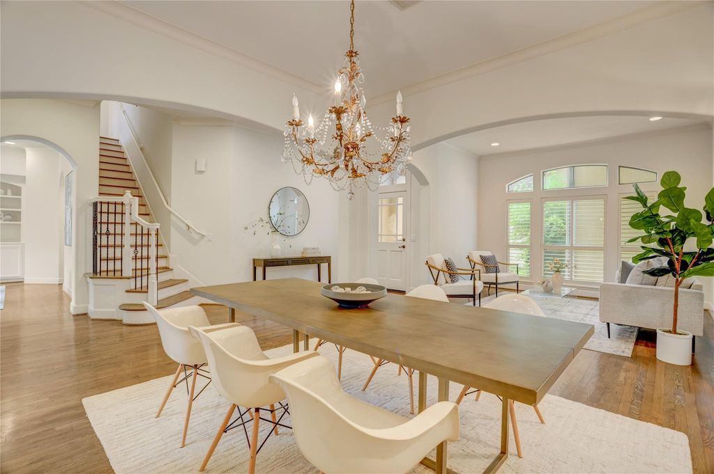 Apartment in Houston, Braeswood - View 2
