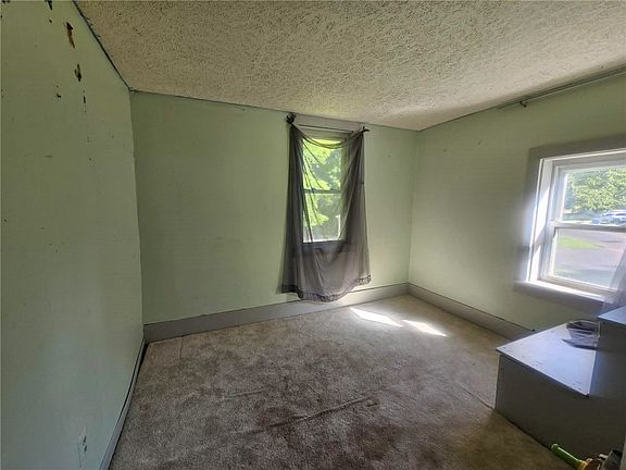5th image of 6049 Lake St