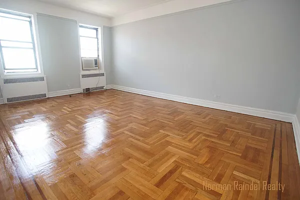 Rented by Norman Raindel, LREB | media 31