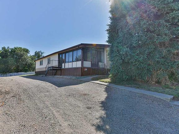 2nd image of 204 1st St N